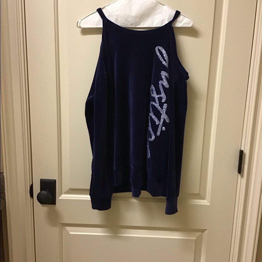 Cute velvet cold shoulder top!